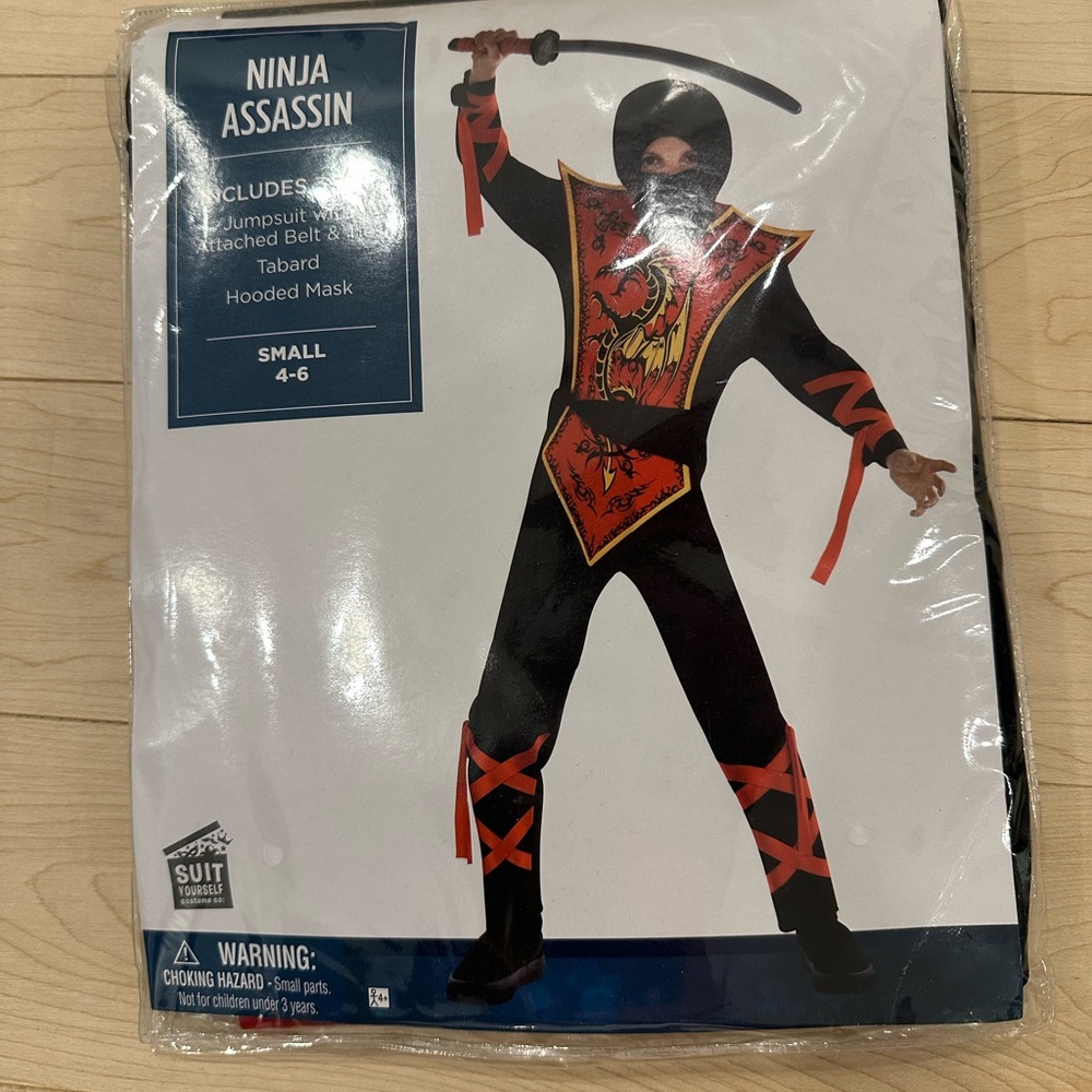 Ninja costume for kids. Never worn. Size 4-6.